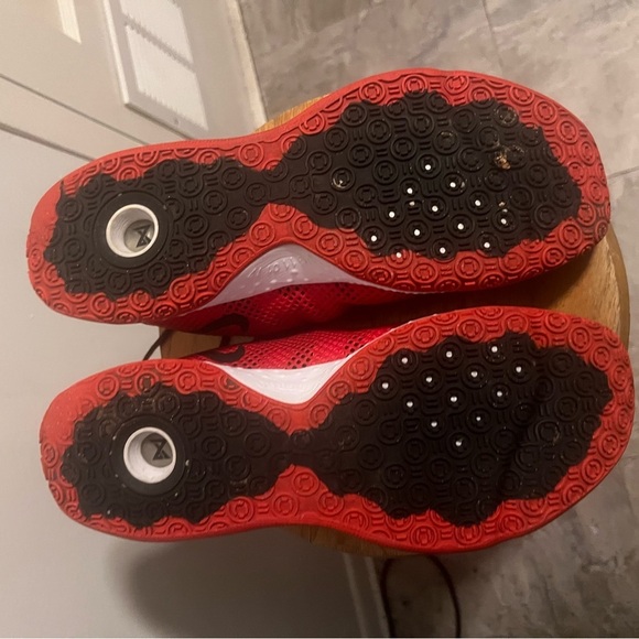 Nike Kids Black and Red Athletic Sneakers Paul George Nike - Picture 5 of 7